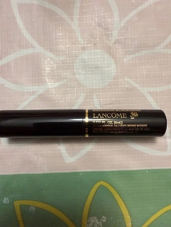 Mascara Samples Set - Picture 5 of 9